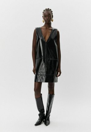 Shift dress - black