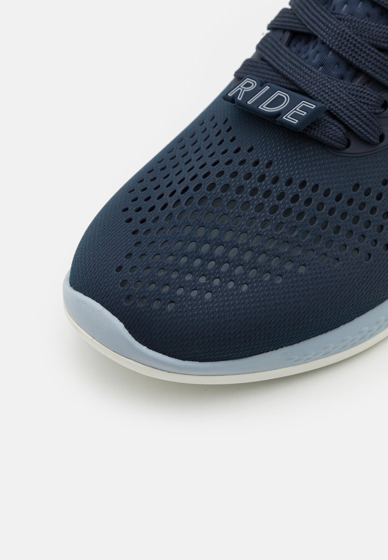 Herren Sneaker low | Crocs LITERIDE 360 PACER Sneaker low navy/blue grey/dunkelblau - IY16475 Herren Sneaker low | Crocs LITERIDE 360 PACER Sneaker low navy/blue grey/dunkelblau - IY16475