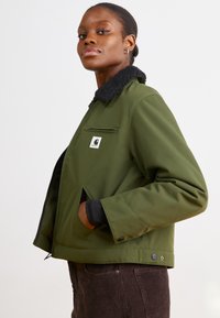 Carhartt WIP NEWKIRK JACKET - Lichte jas - office green