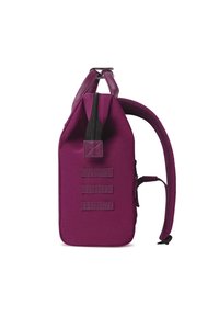 Zaino viola realizzato in tessuto testurizzato, con chiusura a zip, schienale imbottito e spallacci regolabili con tre dettagli orizzontali in tessuto.}}