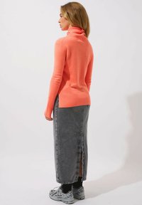 Authentic Cashmere FORNET - Svetr - neon orange