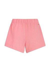 Roze katoenen shorts met een zachte textuur, voorzien van een elastische tailleband en een eenvoudig ontwerp, eindigend boven de bovenbenen. Geen zichtbare patronen of accenten.