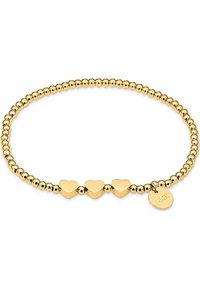 Bracciale di perline dorate con tre accenti a forma di cuore e un tag circolare con testo inciso. Finitura liscia; perline rotonde uniformi.