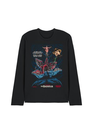 Schwarzes langärmliges Shirt mit Grafik eines Wesens mit geöffnetem Maul, einem über diesem schwebenden Mädchen, einem Mann mit Hut und Text, der sich auf Stranger Things bezieht.