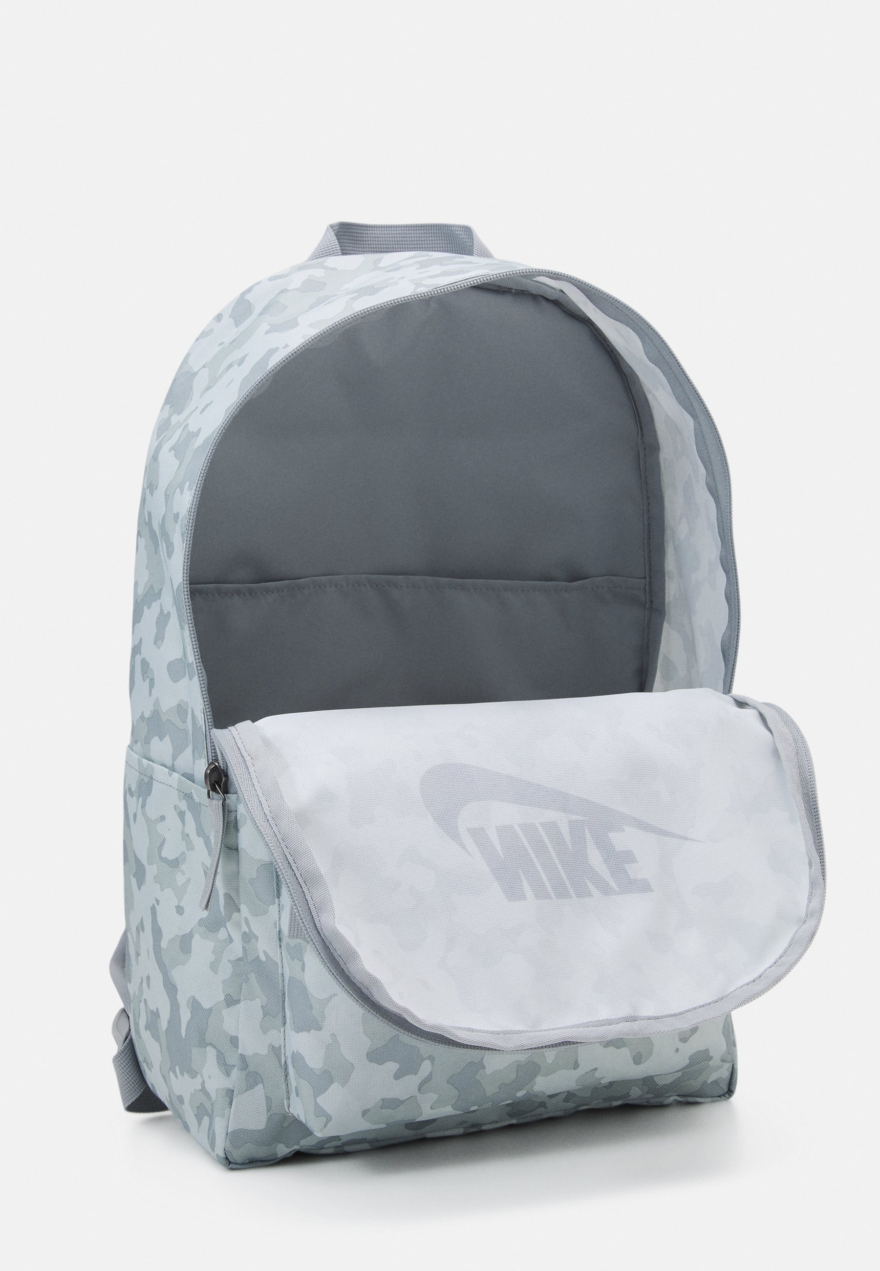 light gray nike backpack