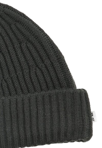 NN.07 Beanie - dark army