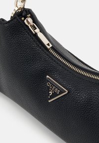Guess CRESIDIA TOP ZIP SHOULDER BAG - Håndveske - black