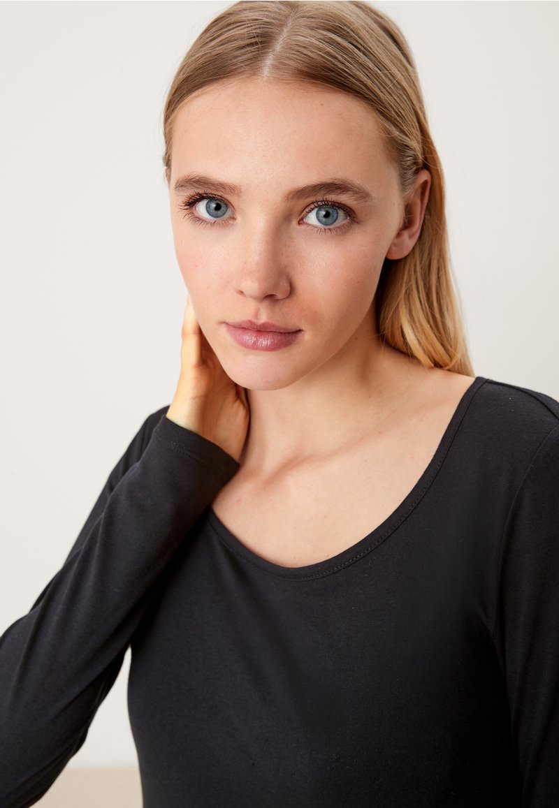 Damen T-Shirts | QS by s.Oliver LONGSLEEVE Langarmshirt black/schwarz - PC08413 Damen T-Shirts | QS by s.Oliver LONGSLEEVE Langarmshirt black/schwarz - PC08413