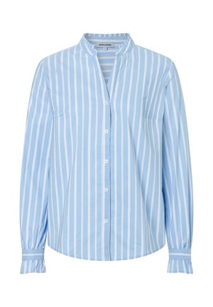 Hellblaue Bluse mit vertikalen weißen Streifen, Stehkragen, Frontknöpfen, langen Ärmeln und gesammelten Bündchen mit Rüschendetails.