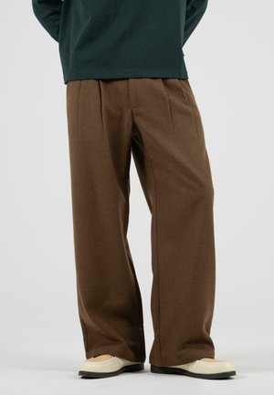 DOUBLE PLEATED CLUB  - Pantaloni - brown