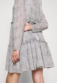 Ted Baker Robe de jour - off-white