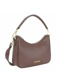 Borsa a tracolla in pelle marrone con forma curva, accessori in oro, chiusura a zip e una tracolla corta. Presenta un logo impresso sul lato.