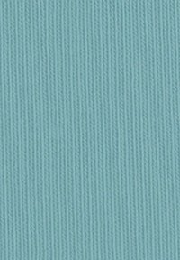 Tissu bleu clair avec une texture à fines nervures, créant une apparence lisse et douce sur toute la surface.