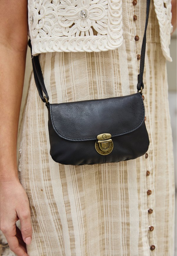 RONA - Umhängetasche