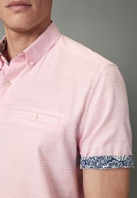 Next TEXTURED SHORT SLEEVE  - REGULAR FIT - Skjorter - pink