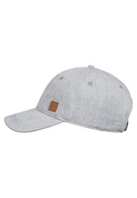 Grijze baseballpet van gestructureerde stof, met een gebogen klep, metalen ventilatiegaatjes en een bruine leren logo patch aan de voorkant.