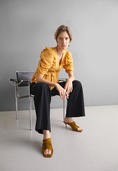 MUNTHE DEFOSS - Blouse - yellow