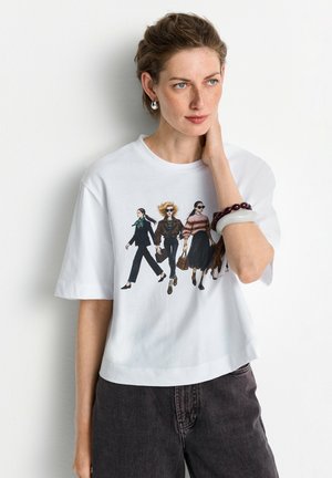 Rich & Royal, GENTLE FIT T-SHIRT WITH WOMEN PRINT - T-shirt print - white
