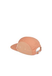 Gorra de cinco paneles hecha de algodón en un suave color melocotón. Presenta una visera curva, una correa ajustable y paneles más claros en contraste.