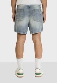 Kaotiko 70's DENIM - Shorts vaqueros - denim