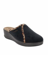 Shoe slip-on in suede nero con accenti in stampa leopardata lungo il bordo e una suola a zeppa leggera per maggiore altezza e comfort.