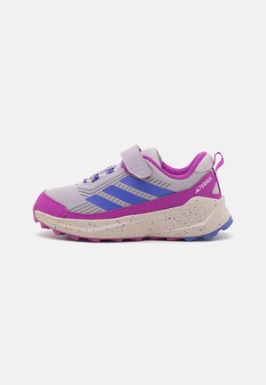 TRAILMAKER 2.0 UNISEX - Hiking shoes - silver dawn/semi blue/purple burst