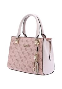 Roze synthetische handtas met geperst logopatroon, gouden hardware accenten, dubbele handvatten en ritssluiting met sleutelhanger detail.