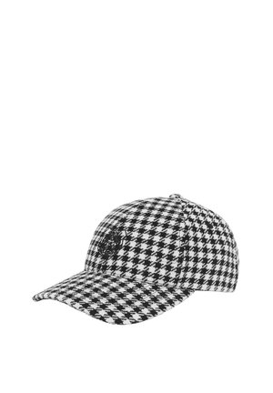 Zwart-witte honkbalpet met houndstooth-patroon, gebogen klep en subtiel geborduurd logo op het voorpaneel.
