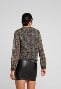 Vero Moda Blus - black