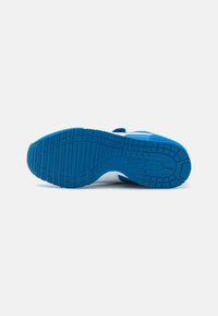 Puma CABANA RACER 20 UNISEX - Joggesko - team royal/white/yellow burst