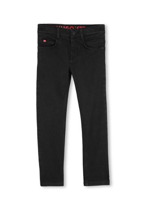 Zwarte slim fit jeans met knoop- en ritssluiting, voor- en muntzakken, en rode logodetail op het kleine voorzakje.