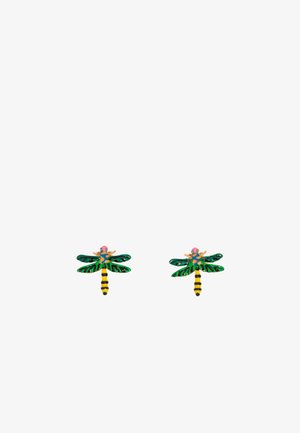 Pendientes de libélula con alas de esmalte verde y negro, cuerpo con rayas amarillas, acentos en rosa y azul, y herrajes de tono dorado.