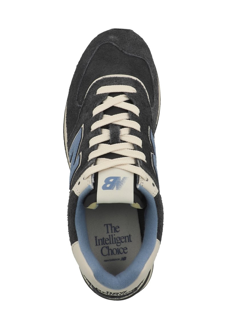 Baskets en suède noir avec des lacets crème et un logo "N" bleu. Dotées d'une doublure en bleu doux et d'une semelle intérieure imprimée.