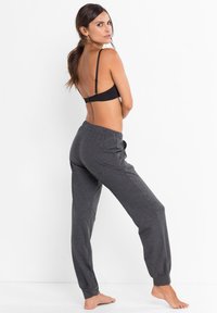 bonprix Bas de pyjama - grau