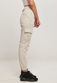Urban Classics Kapsáče - beige
