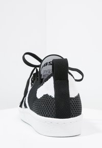 adidas Originals Sneakers - black