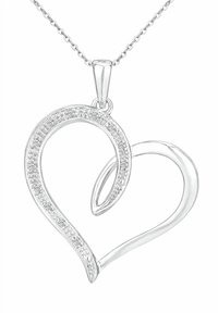 Strieborný prívesok v tvare srdca s textúrovaným okrajom a malými drahokamami. Prívesok je pripevnený na jemnom reťazci a srdce má plynulý, otvorený dizajn.