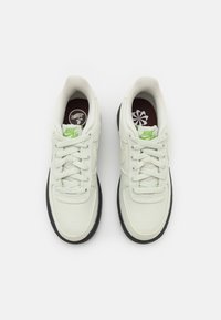 Nike Sportswear AIR FORCE 1 3 UNISEX - Trainers - sea glass/black/chlorophyll