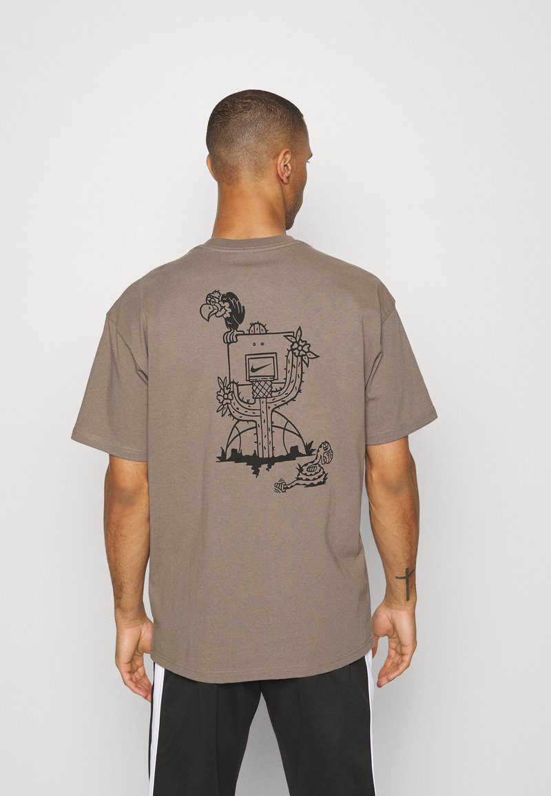 Herren Shirts | Nike Performance TEE SUSTAINABLE T-Shirt print olive grey/oliv-meliert - FO92942 Herren Shirts | Nike Performance TEE SUSTAINABLE T-Shirt print olive grey/oliv-meliert - FO92942