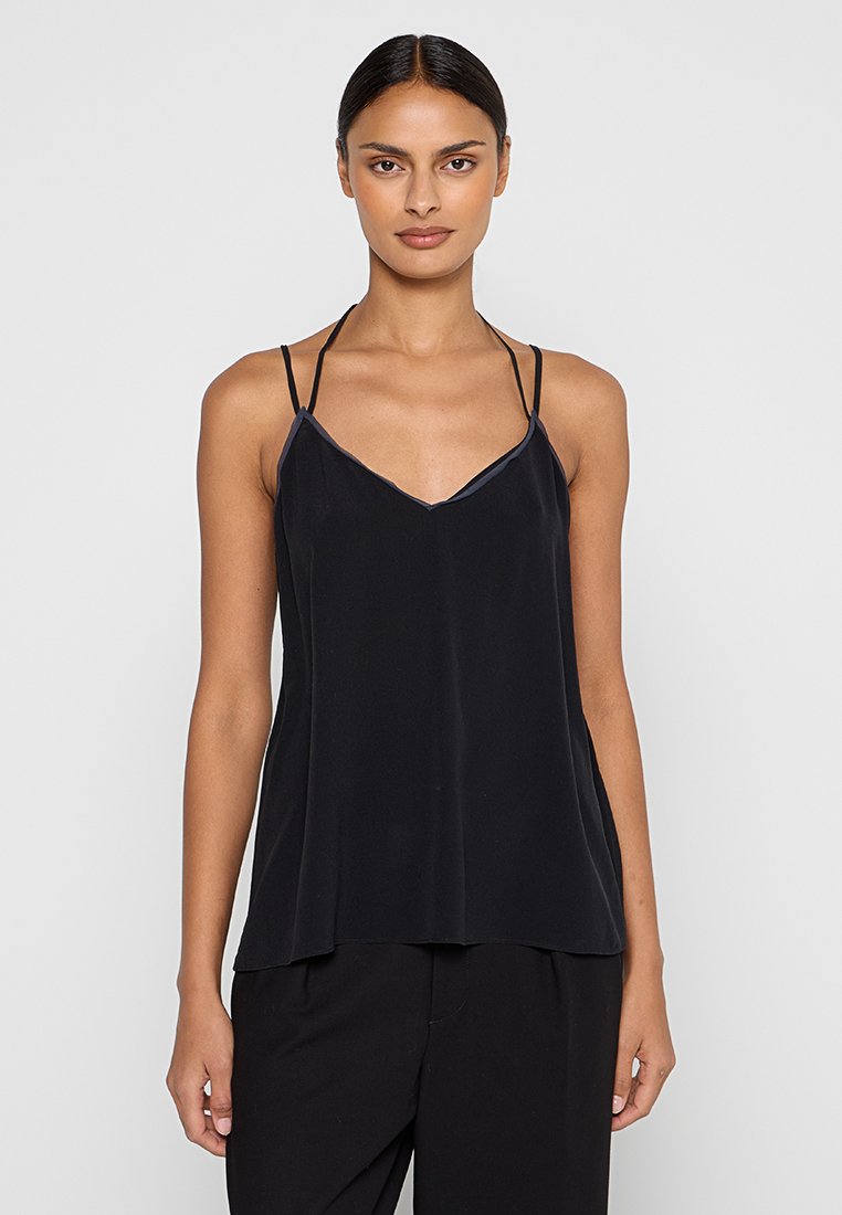 closed Top zwart closed Top zwart