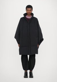 Henrik Vibskov DUVET - Ziemas mētelis - black