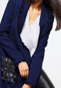 FTC Cashmere Neule - grey