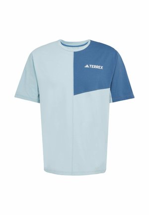 T-shirt a maniche corte di colore azzurro con un pannello blu scuro con il logo TERREX. Tessuto liscio, vestibilità comoda, dettagli con cuciture a contrasto.