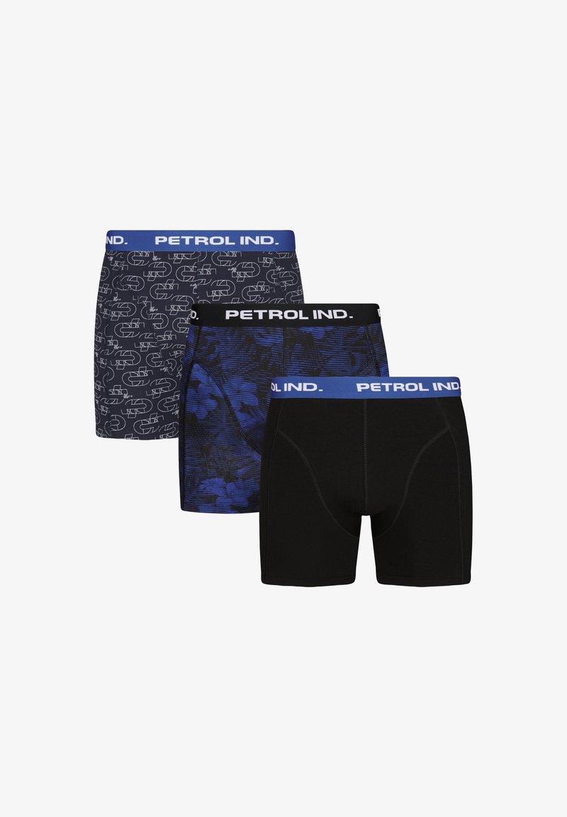 Trois paires de boxers : une avec un motif blanc sur fond marine, une en bleu foncé avec un motif, et une noire unie. Chacune présente une ceinture de couleur.