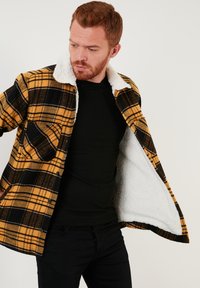 Buratti REGULAR FIT - Giacca da mezza stagione - mustard color