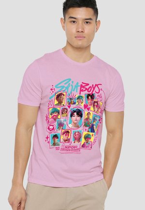 NETFLIX, KPOP DEMON HUNTERS SAJA BOYS SODA POP DOODLES - Print T-shirt - pink