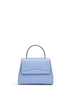 Borsa a mano in pelle azzurro chiaro con forma strutturata, manico superiore e chiusura a pattina, su sfondo bianco semplice.