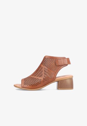 Remonte Schaftsandale - braun