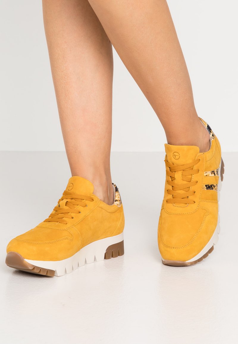 Tamaris LACE UP - Sneaker low - mustard