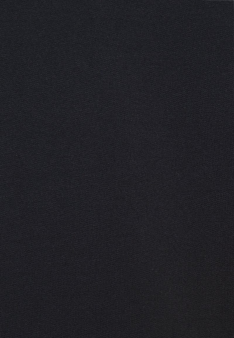 Tessuto nero texturizzato con un motivo a maglia fine, che presenta una superficie liscia e un colore uniforme in tutto il tessuto. Nessun accento o design degno di nota.